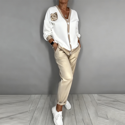 ✈️ Tijdelijke aanbieding met gratis levering — Driedelige set voor dames bestaande uit een casual top met V-hals en een broek met hoge taille