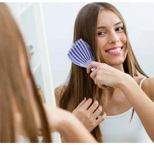 Holling out straight hair fluffy comb