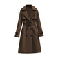 ✨ Nieuwe Collectie – Dames trenchcoat met riem 🧥 Elegante double-breasted stijl, soepele valling & tijdloze uitstraling ✨