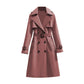 ✨ Nieuwe Collectie – Dames trenchcoat met riem 🧥 Elegante double-breasted stijl, soepele valling & tijdloze uitstraling ✨