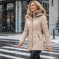 ✨ Winter Elegantie 🤎 Dames Getailleerde Gewatteerde Jas met Capuchon – Warm, Comfortabel & Flatterende Pasvorm