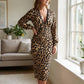 💎 Exclusieve Deal 🐆 Damesjurk van Kant met Luipaardprint, V-Hals & Lanternmouwen – Elegante Midi-Lengte & Vrouwelijke Uitstraling